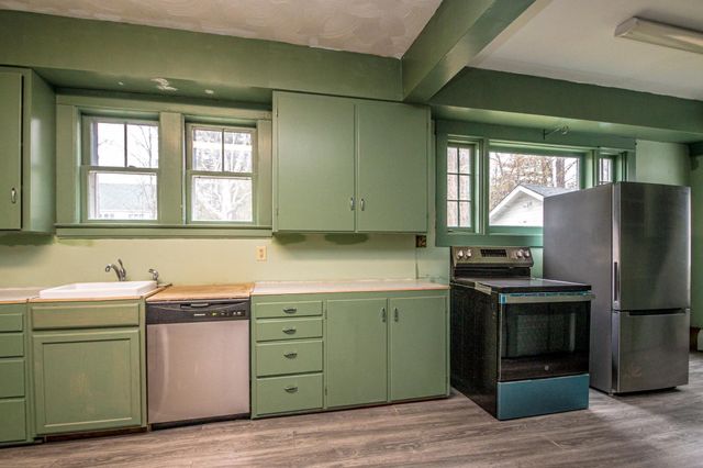 42 Elm Street, Lunenburg, VT 05906