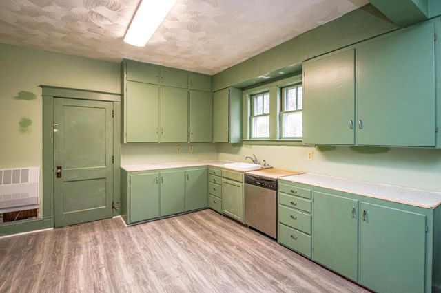 42 Elm Street, Lunenburg, VT 05906