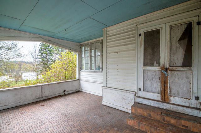 42 Elm Street, Lunenburg, VT 05906