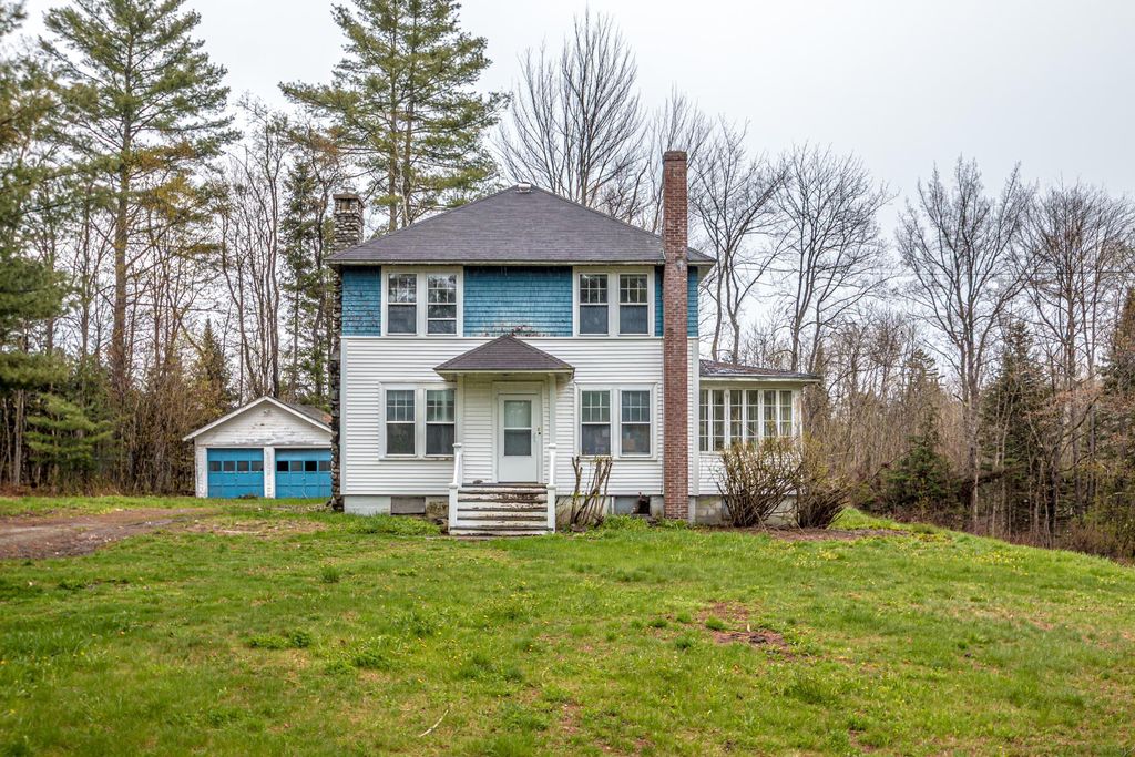 42 Elm Street, Lunenburg, VT 05906