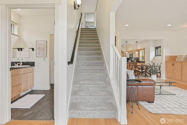 1723 Bungalow Way NE, Poulsbo, WA 98370