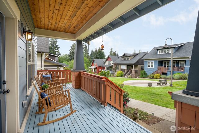 1723 Bungalow Way NE, Poulsbo, WA 98370