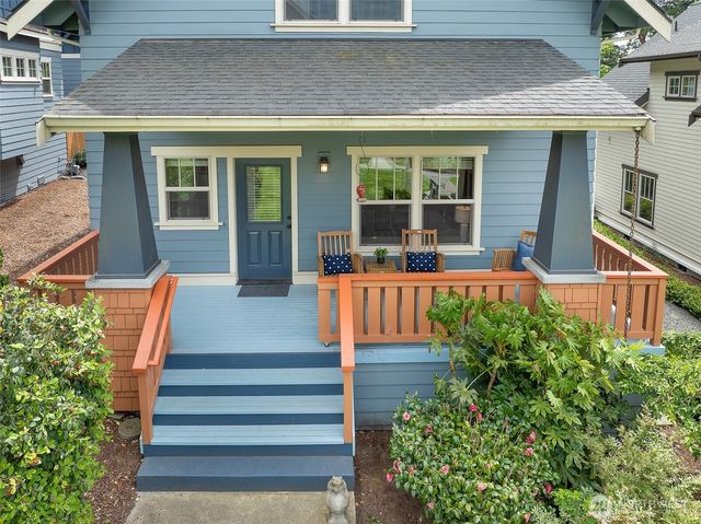 1723 Bungalow Way NE, Poulsbo, WA 98370