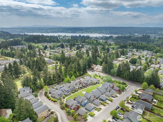 1723 Bungalow Way NE, Poulsbo, WA 98370