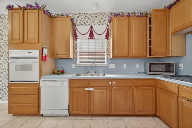 2103 Five Iron Drive, Houston, TX 77089