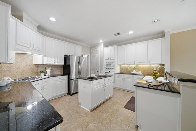 316 Overlook Drive, Friendswood, TX 77546