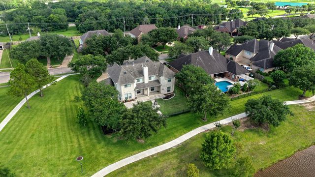 316 Overlook Drive, Friendswood, TX 77546