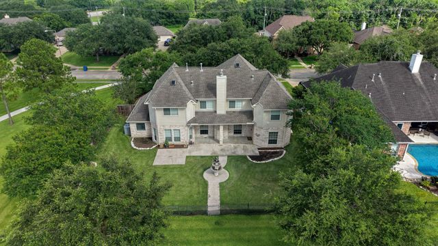 316 Overlook Drive, Friendswood, TX 77546