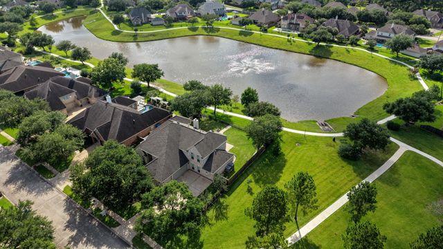 316 Overlook Drive, Friendswood, TX 77546