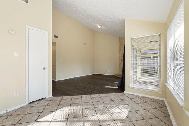 16235 Cutten Road, Houston, TX 77070