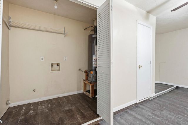 16235 Cutten Road, Houston, TX 77070