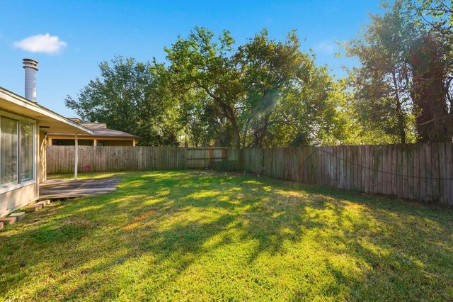16235 Cutten Road, Houston, TX 77070