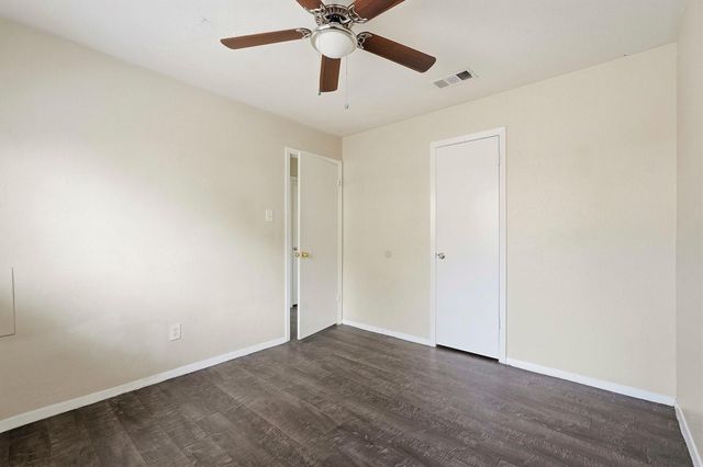 16235 Cutten Road, Houston, TX 77070