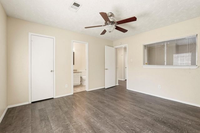 16235 Cutten Road, Houston, TX 77070