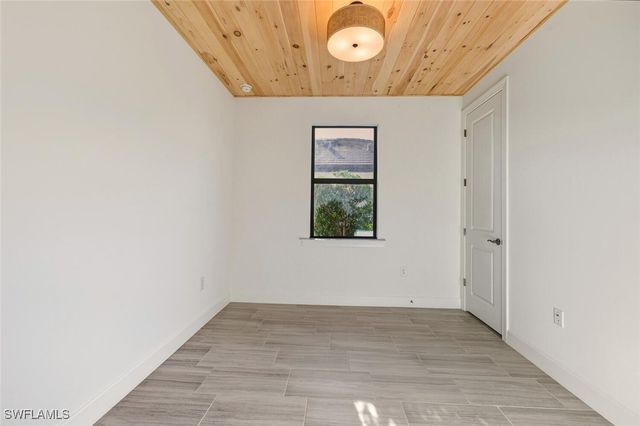 1873 Amador CT, Naples, FL 34120