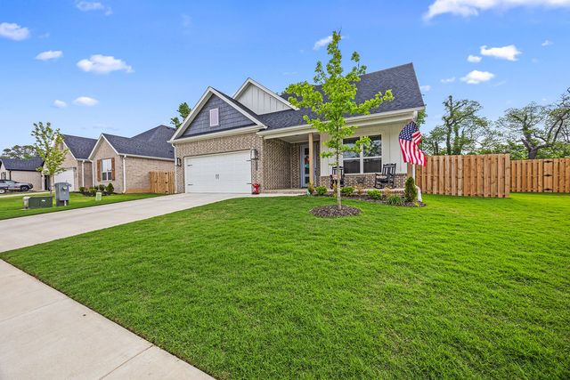 1302 Christman Street, Pea Ridge, AR 72751