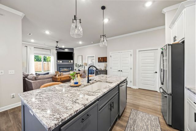 1302 Christman Street, Pea Ridge, AR 72751