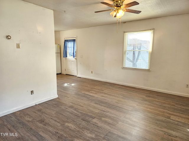 4 Timber Scent, Dante, VA 24237