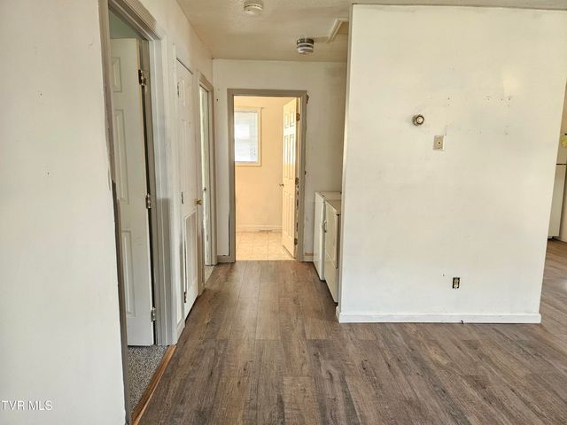 4 Timber Scent, Dante, VA 24237