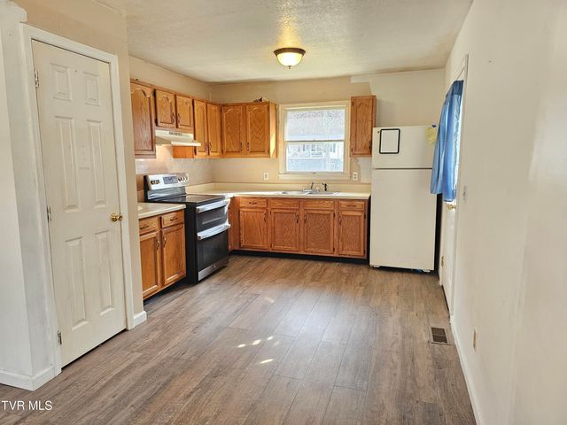 4 Timber Scent, Dante, VA 24237