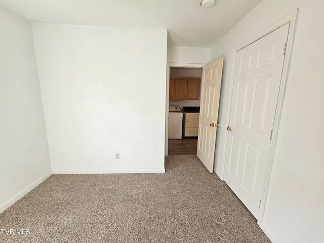 4 Timber Scent, Dante, VA 24237