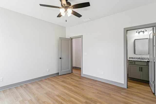 1611 Midway Ct., Valley Center, KS 67147