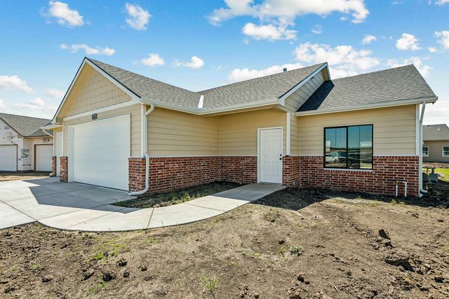 1611 Midway Ct., Valley Center, KS 67147