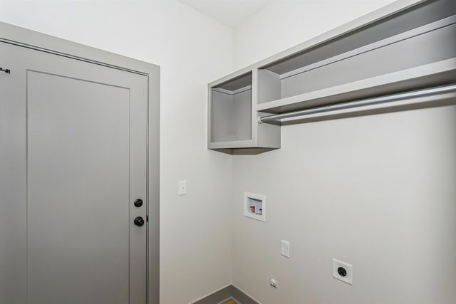 1611 Midway Ct., Valley Center, KS 67147