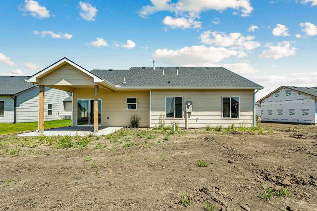 1611 Midway Ct., Valley Center, KS 67147