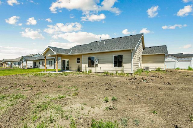 1611 Midway Ct., Valley Center, KS 67147