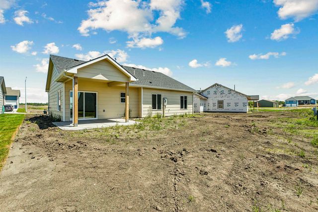 1611 Midway Ct., Valley Center, KS 67147