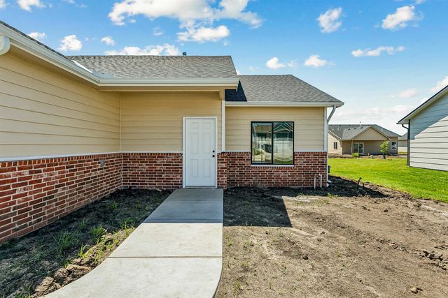 1611 Midway Ct., Valley Center, KS 67147