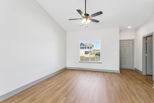 1611 Midway Ct., Valley Center, KS 67147