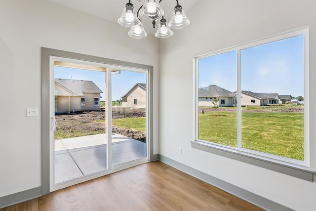 1611 Midway Ct., Valley Center, KS 67147