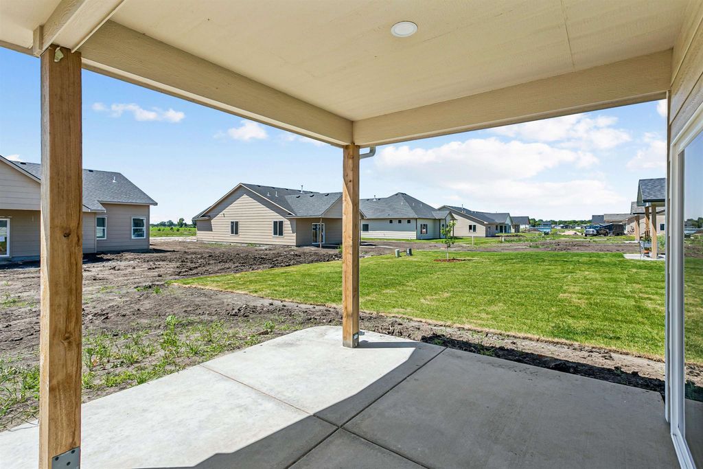 1611 Midway Ct.