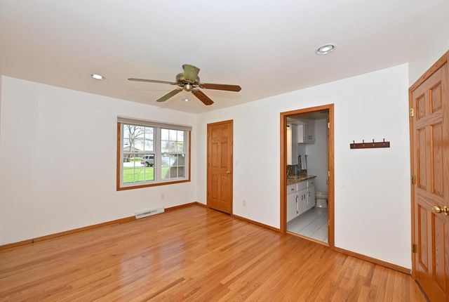 15225 W Park TERRACE, New Berlin, WI 53151
