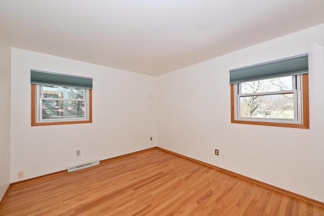 15225 W Park TERRACE, New Berlin, WI 53151