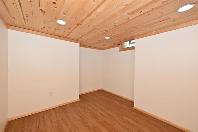15225 W Park TERRACE, New Berlin, WI 53151