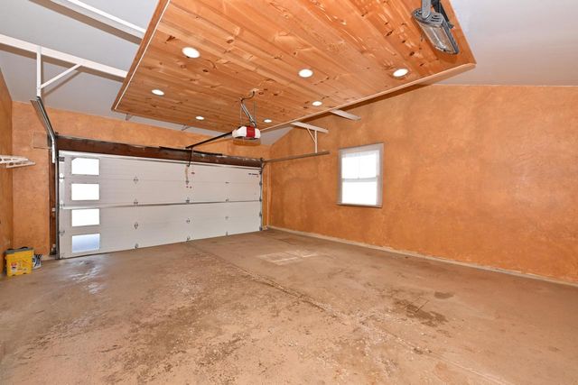15225 W Park TERRACE, New Berlin, WI 53151