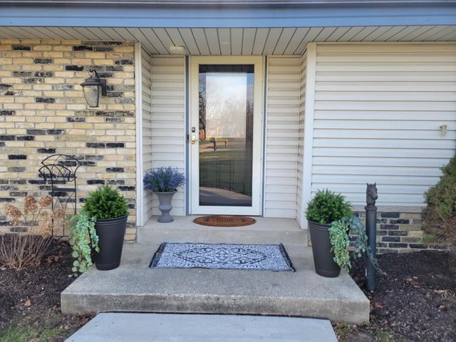 15225 W Park TERRACE, New Berlin, WI 53151