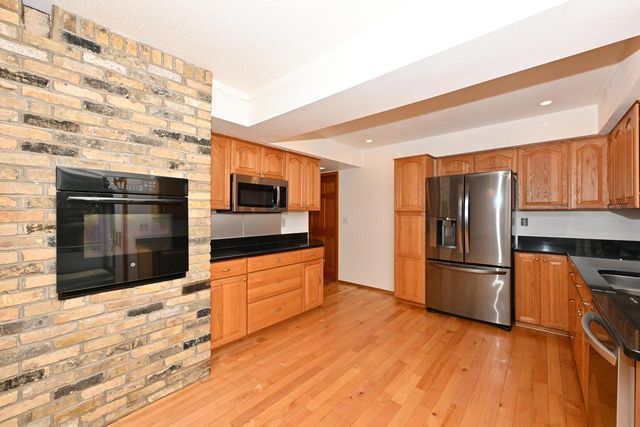 15225 W Park TERRACE, New Berlin, WI 53151