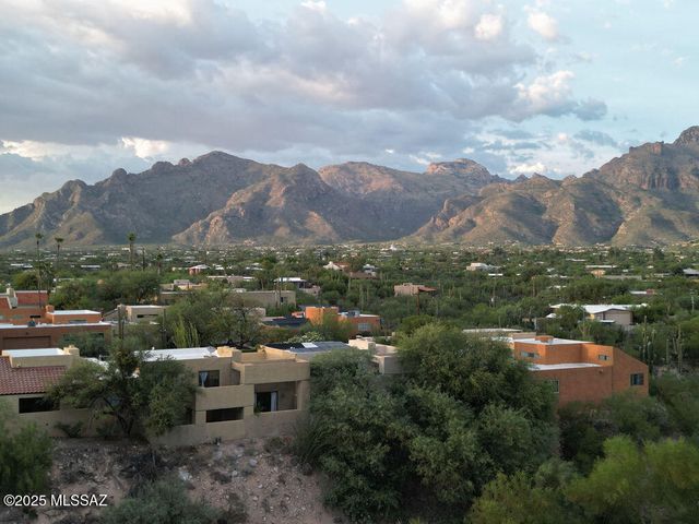 810 E Placita Del Mirador, Tucson, AZ 85718