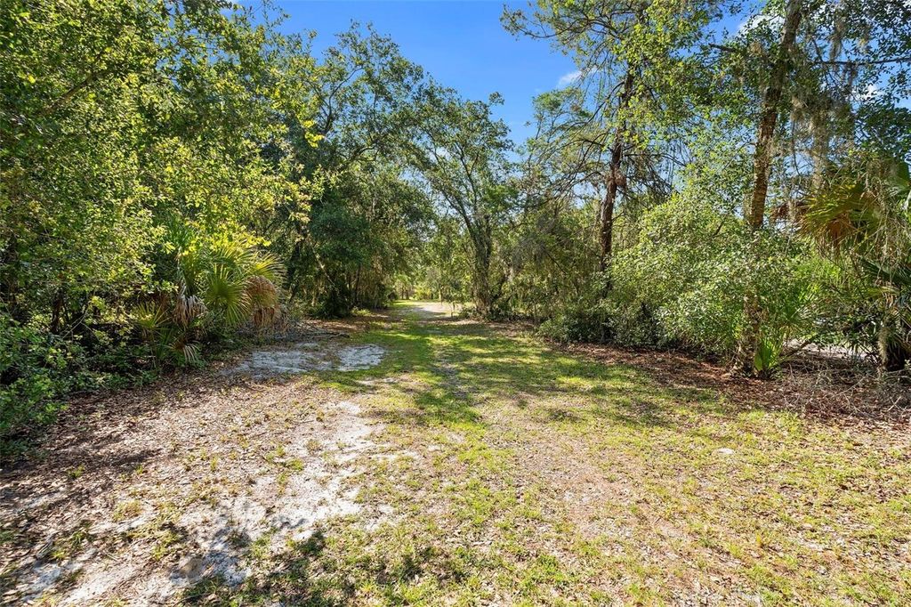 Image 22 of property listing at 1835 S GLENCOE ROAD, New Smyrna Beach, FL 32168