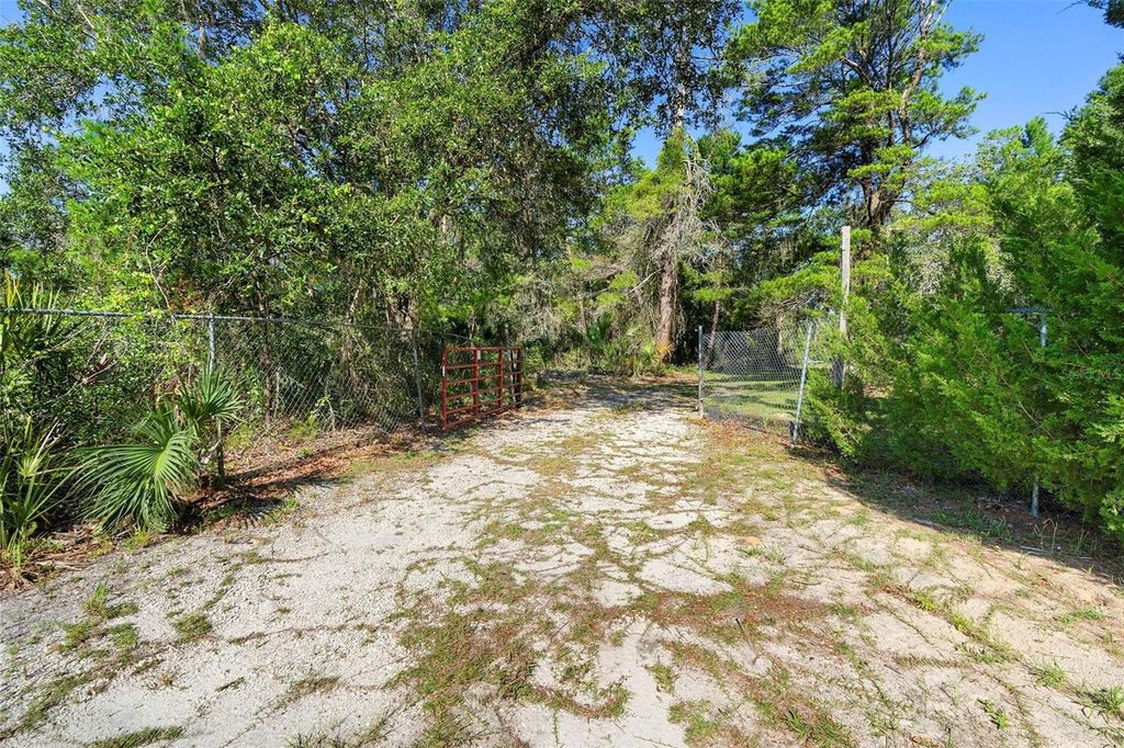 Image 8 of property listing at 1835 S GLENCOE ROAD, New Smyrna Beach, FL 32168