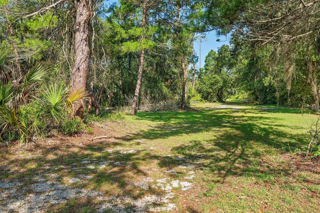 Image 9 of property listing at 1835 S GLENCOE ROAD, New Smyrna Beach, FL 32168