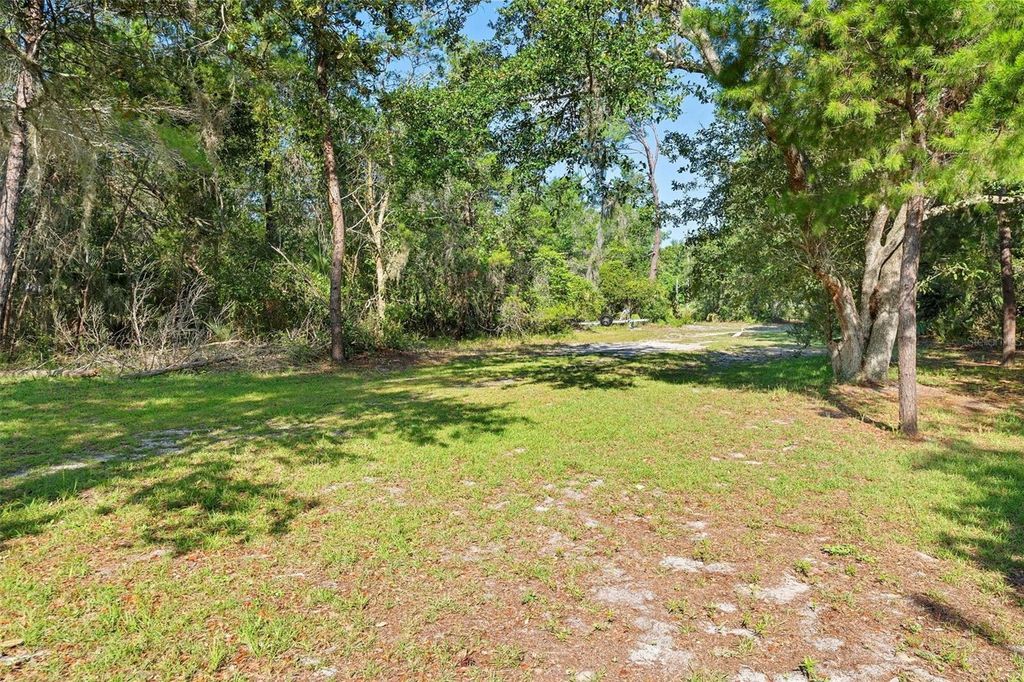Image 10 of property listing at 1835 S GLENCOE ROAD, New Smyrna Beach, FL 32168