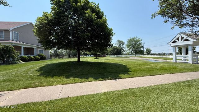 3100 Steeple Chase Lane, Perrysburg, OH 43551