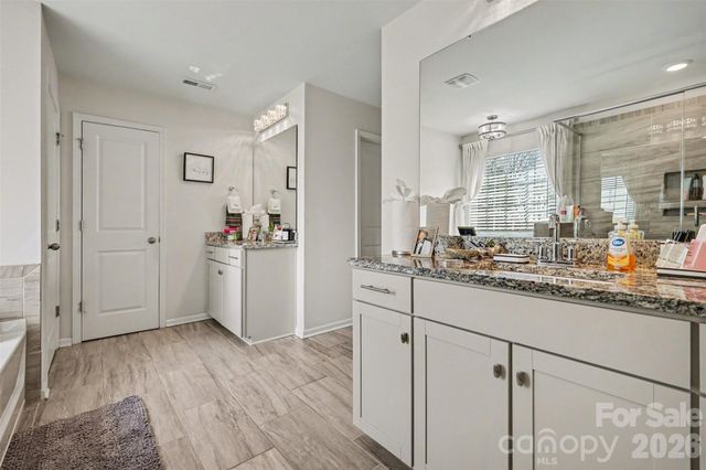 108 W Northstone Road, Mooresville, NC 28115