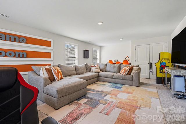 108 W Northstone Road, Mooresville, NC 28115