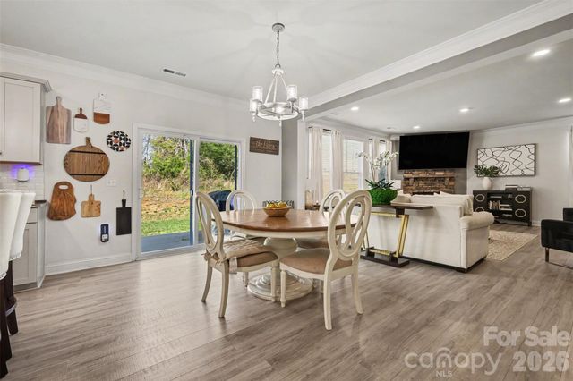 108 W Northstone Road, Mooresville, NC 28115